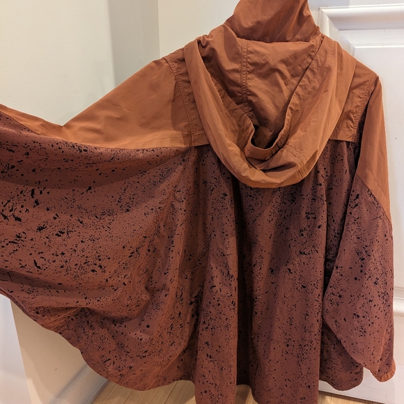 Lululemon x SoulCycle Ride & Reflect Packable Jacket - Picture 4 of 9